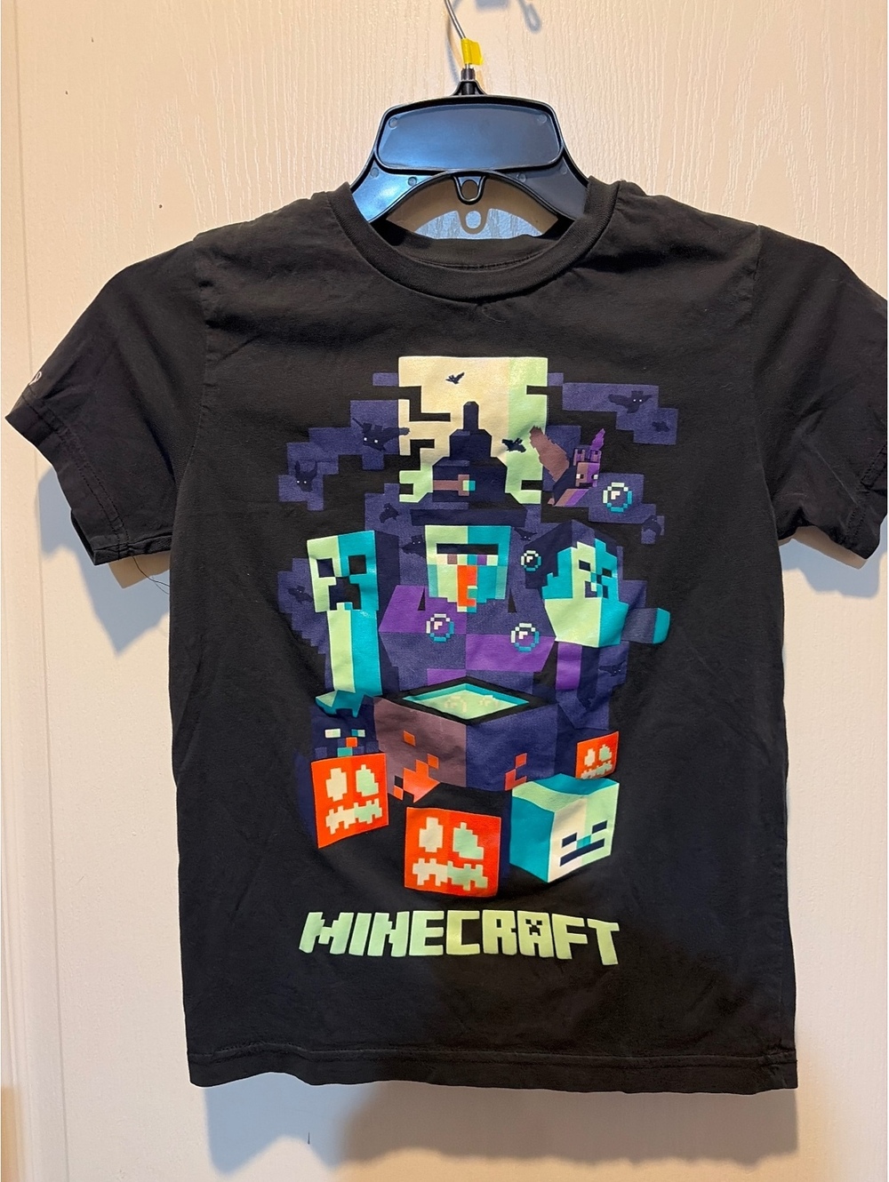 Boys Minecraft Mojang Designed by JINX Black Graphic T-Shirt Medium